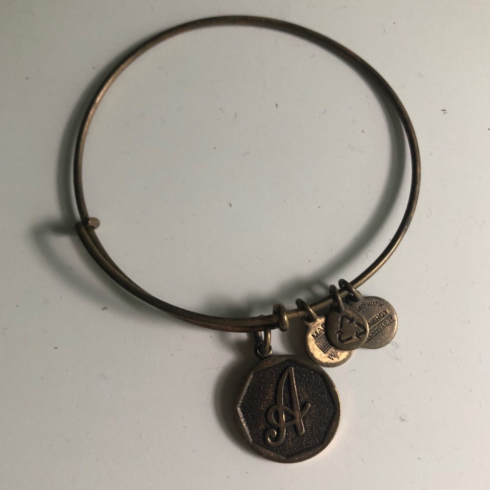 ⭐️Gold A Alex and Ani
